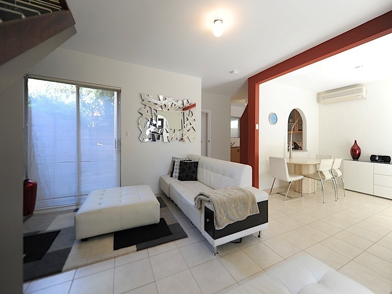 2/126 Petra Street, Bicton WA 6157