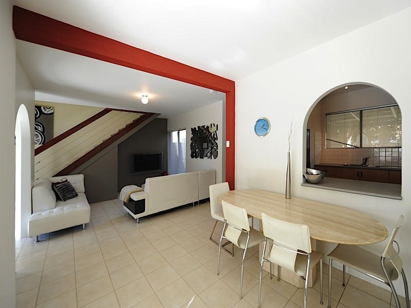 2/126 Petra Street, Bicton WA 6157