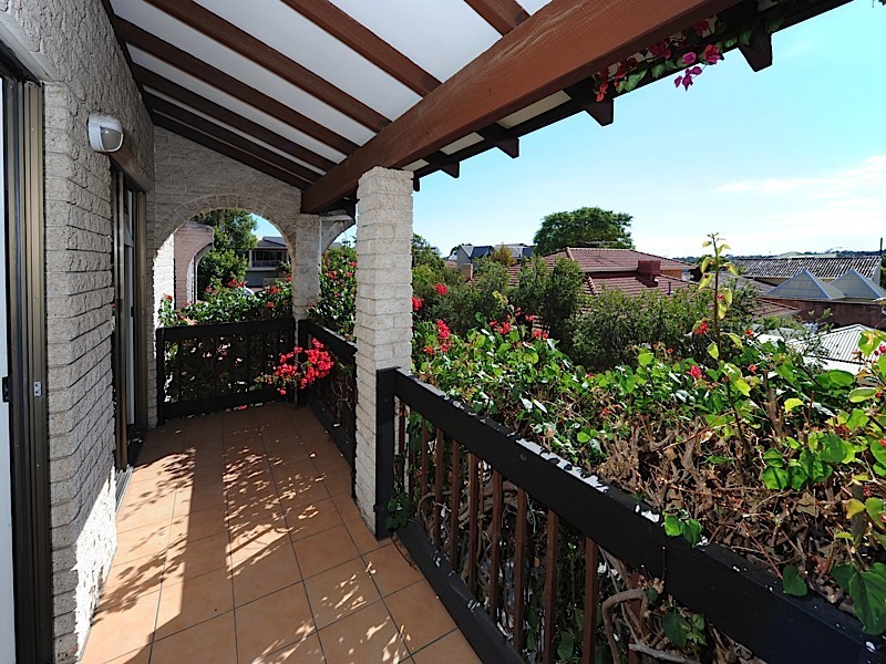 2/126 Petra Street, Bicton WA 6157