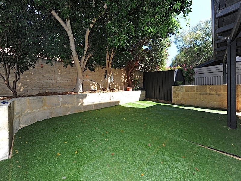 2/126 Petra Street, Bicton WA 6157