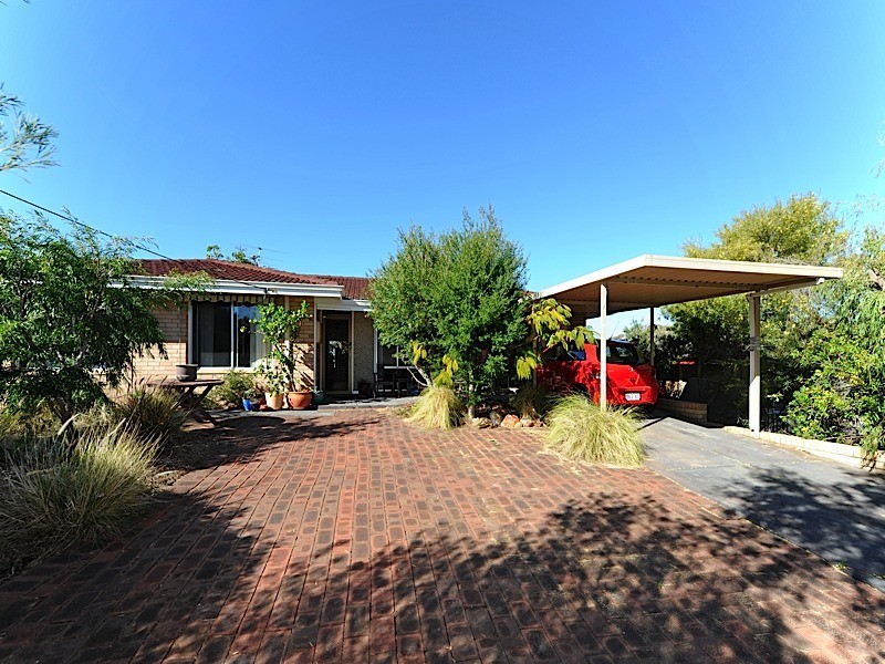 22 Pass Crescent, Beaconsfield WA 6162