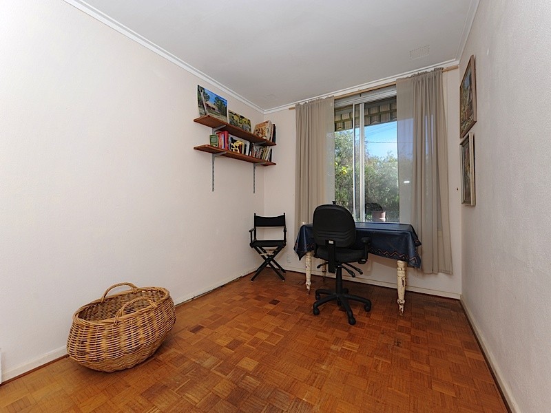 22 Pass Crescent, Beaconsfield WA 6162