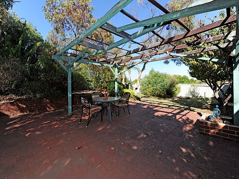 22 Pass Crescent, Beaconsfield WA 6162