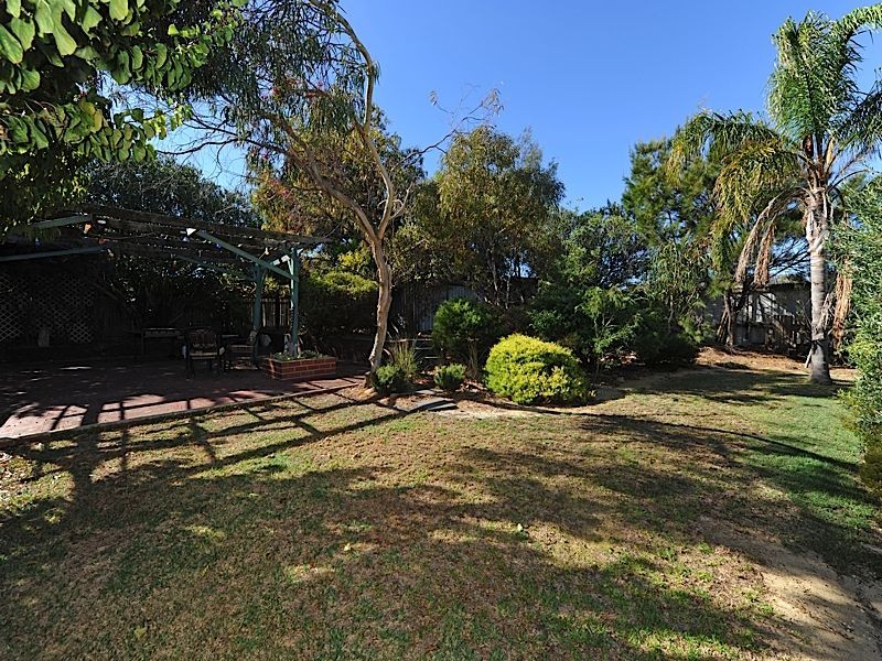 22 Pass Crescent, Beaconsfield WA 6162