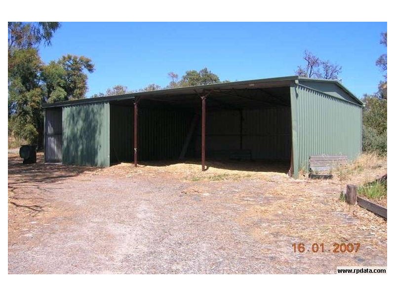 635 Lyon Road, Wandi WA 6167