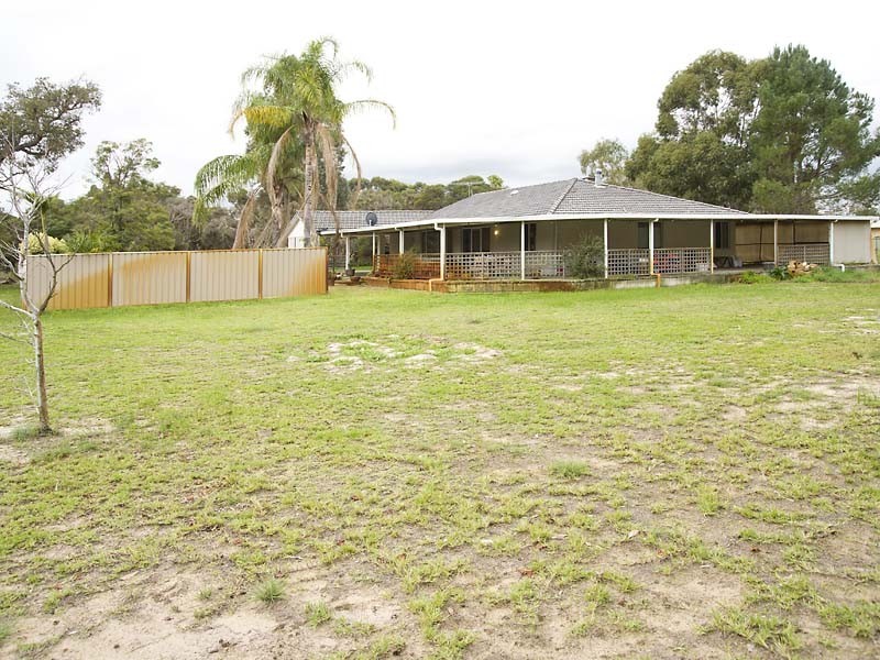 35 Old Dairy Road, Oakford WA 6121