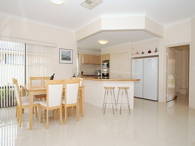128 Glen Iris Drive, Jandakot WA 6164