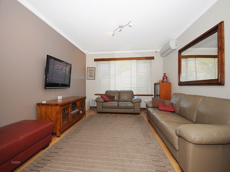 15 Dermer, Beaconsfield WA 6162