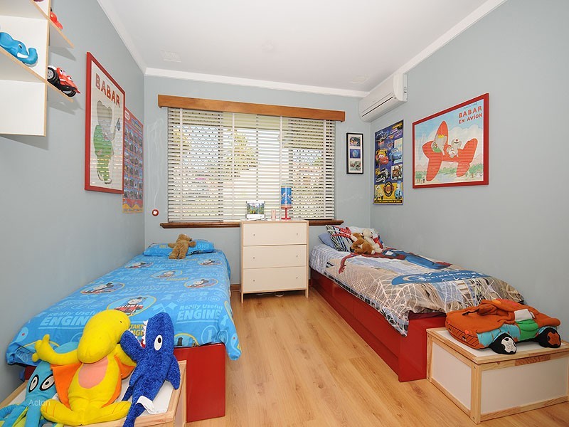 15 Dermer, Beaconsfield WA 6162