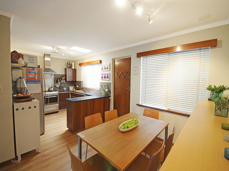 15 Dermer, Beaconsfield WA 6162