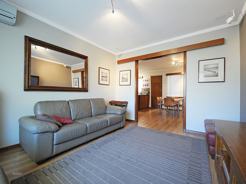 15 Dermer, Beaconsfield WA 6162