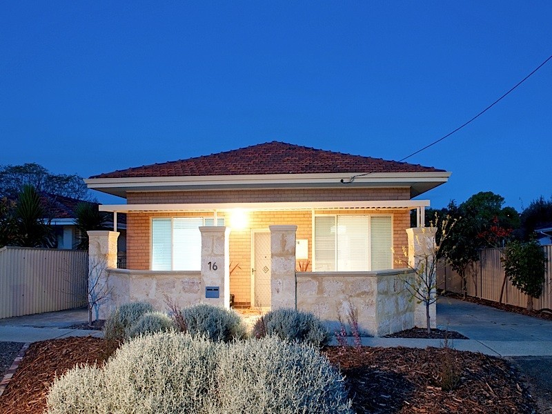 16 Davies, Beaconsfield WA 6162