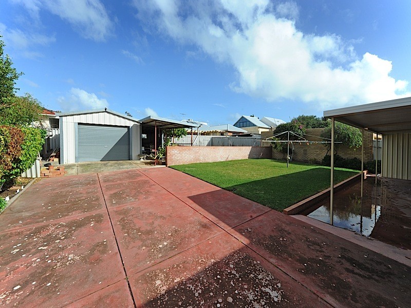 13 Wardle Road, Beaconsfield WA 6162