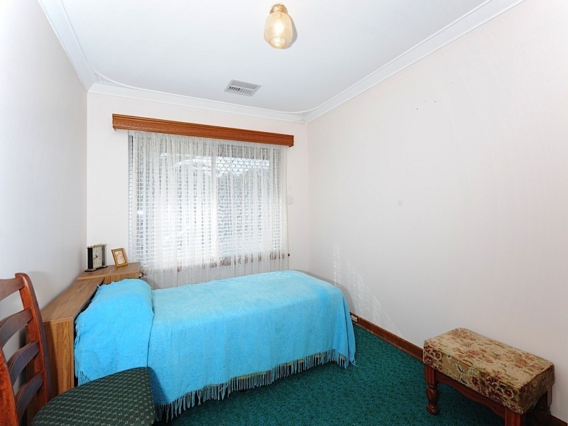 13 Wardle Road, Beaconsfield WA 6162