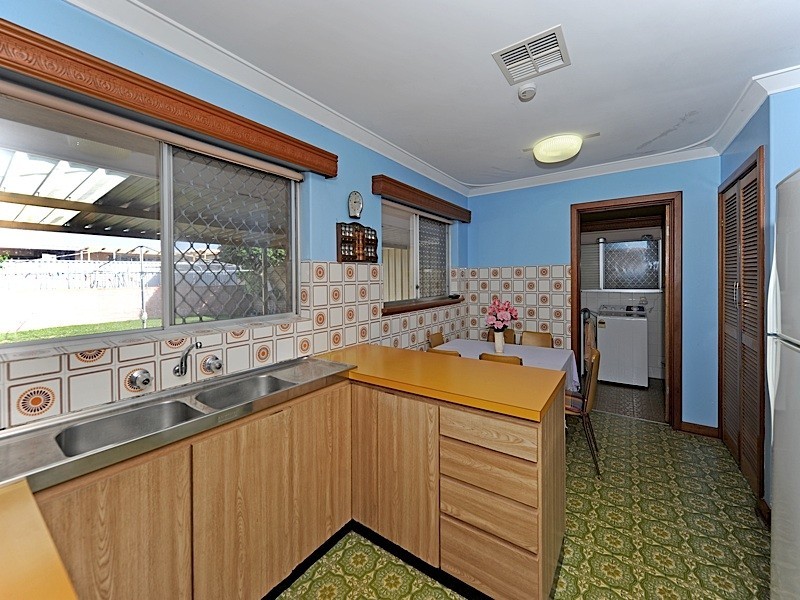 13 Wardle Road, Beaconsfield WA 6162