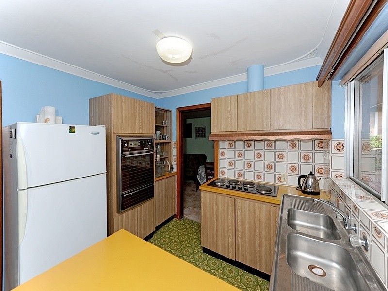 13 Wardle Road, Beaconsfield WA 6162