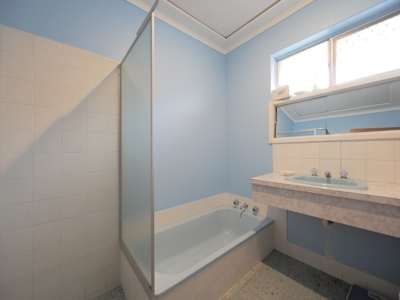 13 Wardle Road, Beaconsfield WA 6162