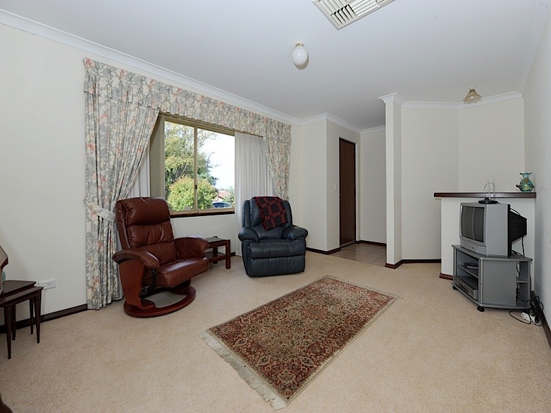39C Yeovil Crescent, Bicton WA 6157