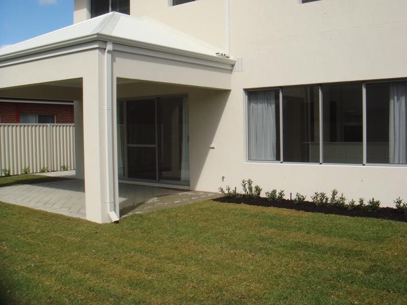 11 Daniel Street, Attadale WA 6156