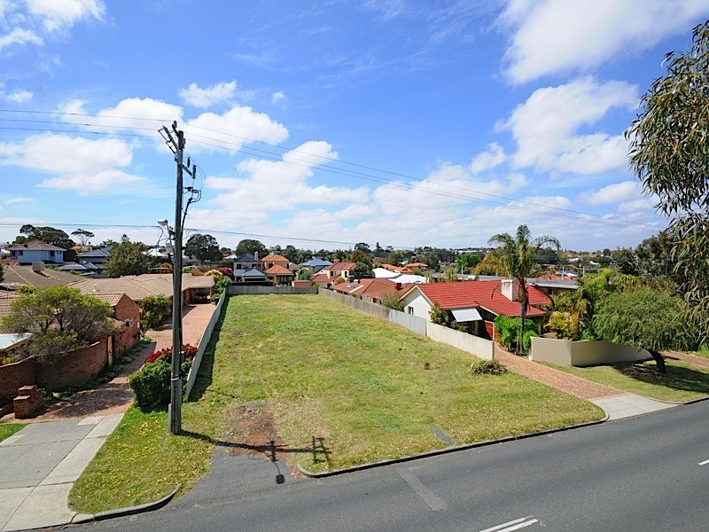 68 Point Walter Road, Bicton WA 6157