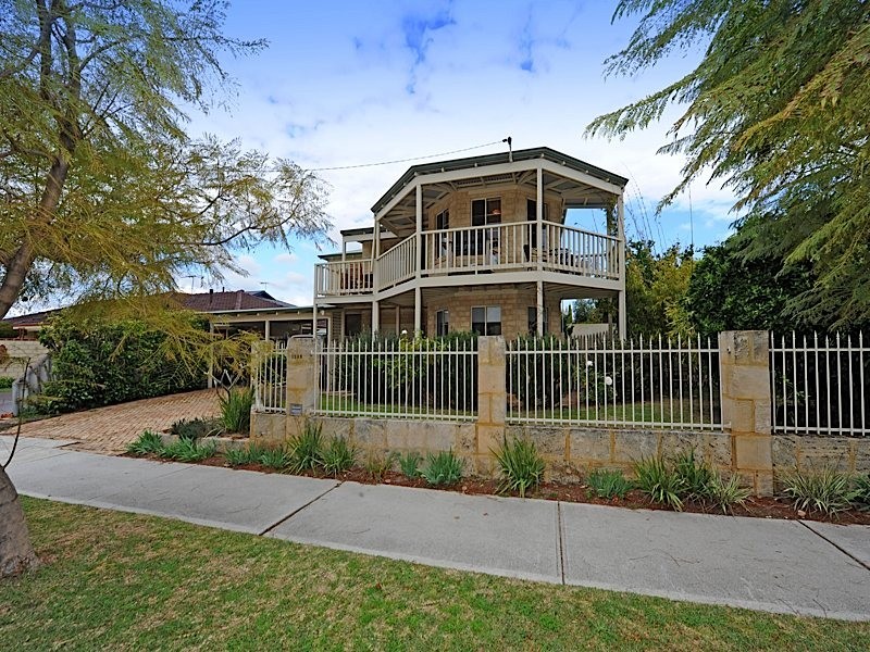 129B Moreing Road, Attadale WA 6156