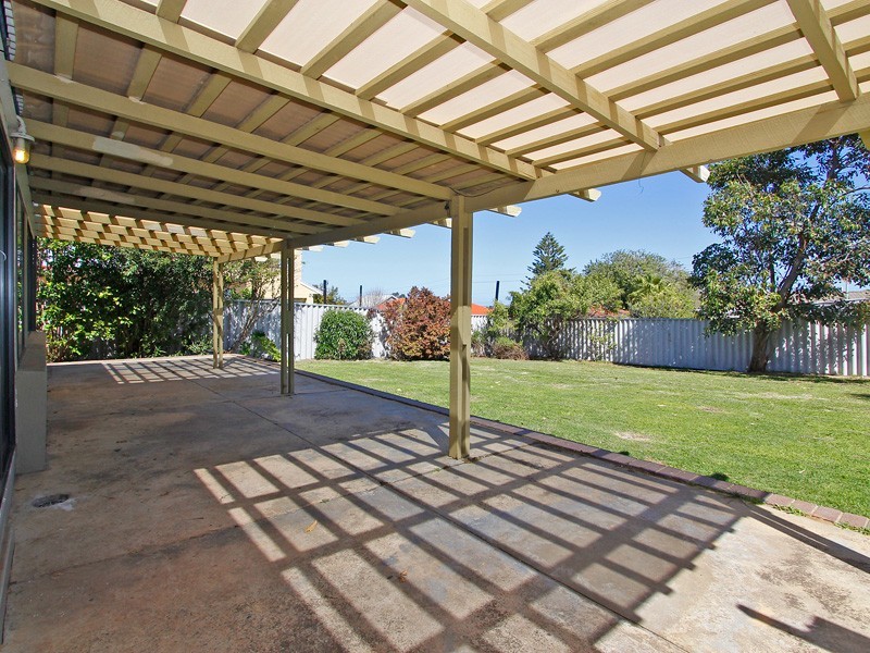 79 Gibson Street, Beaconsfield WA 6162