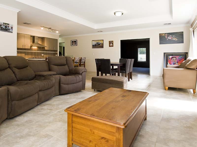 512 Eighty Road, Baldivis WA 6171