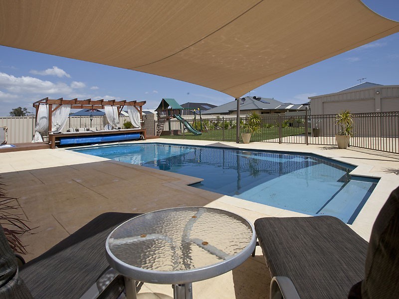 10 Pacific Avenue, Atwell WA 6164