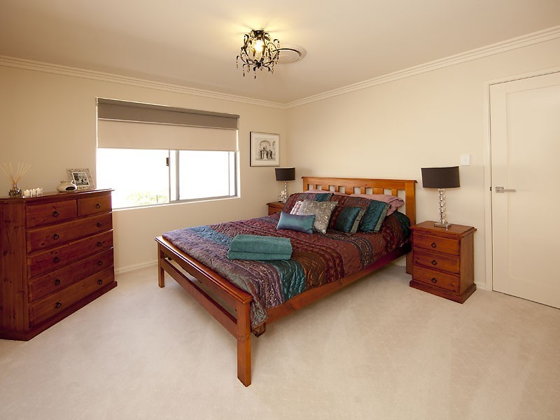 10 Pacific Avenue, Atwell WA 6164