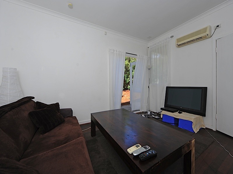 13 Coates Street, Hamilton Hill WA 6163