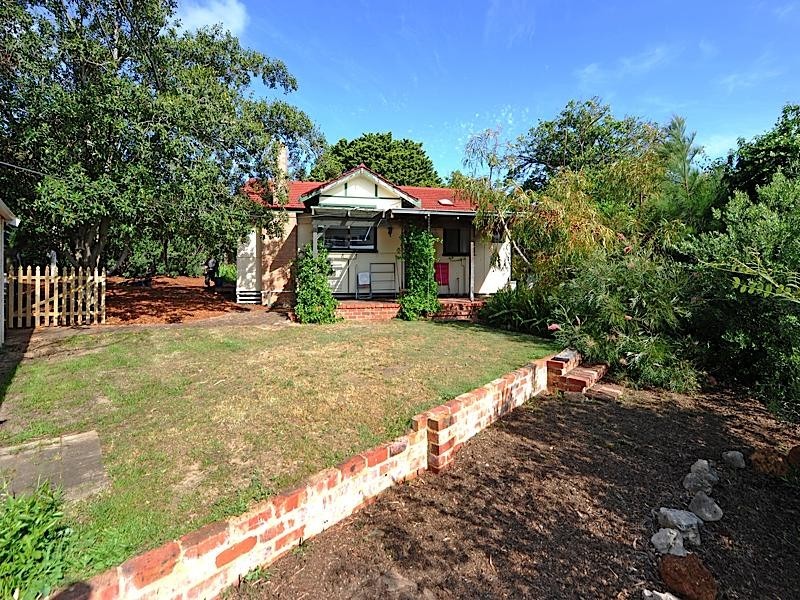 13 Coates Street, Hamilton Hill WA 6163
