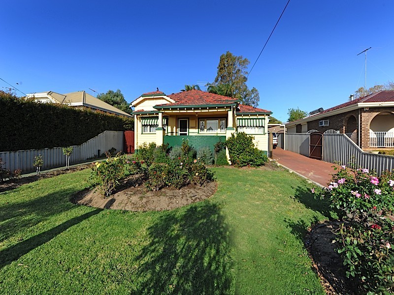 140 Solomon Street, Beaconsfield WA 6162