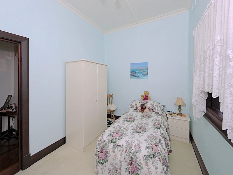 140 Solomon Street, Beaconsfield WA 6162