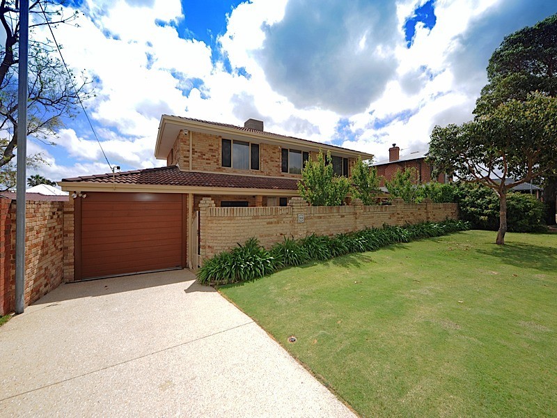 99 Murray Road, Bicton WA 6157