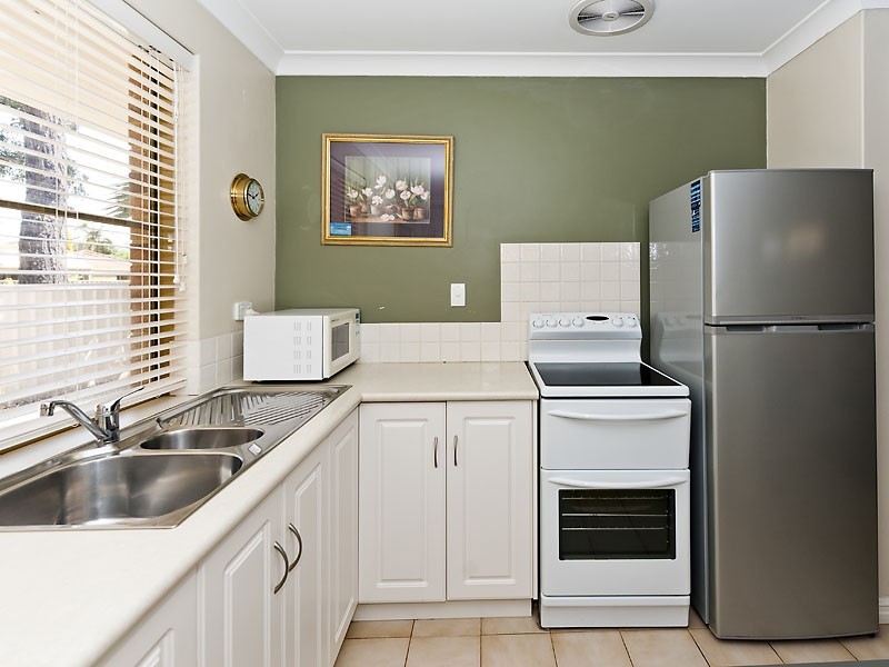 3/6 Shann Grove, Kardinya WA 6163