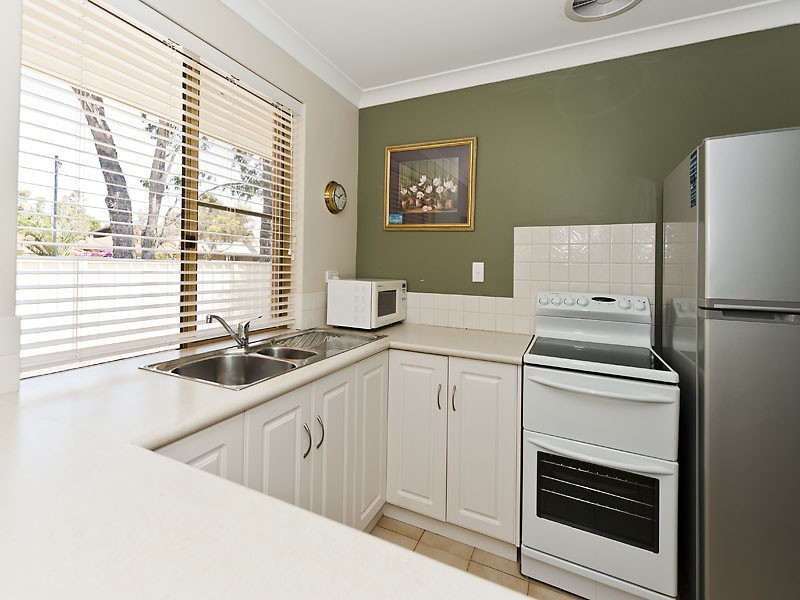 3/6 Shann Grove, Kardinya WA 6163
