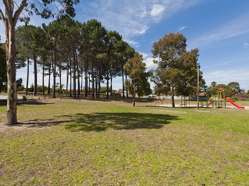3/6 Shann Grove, Kardinya WA 6163