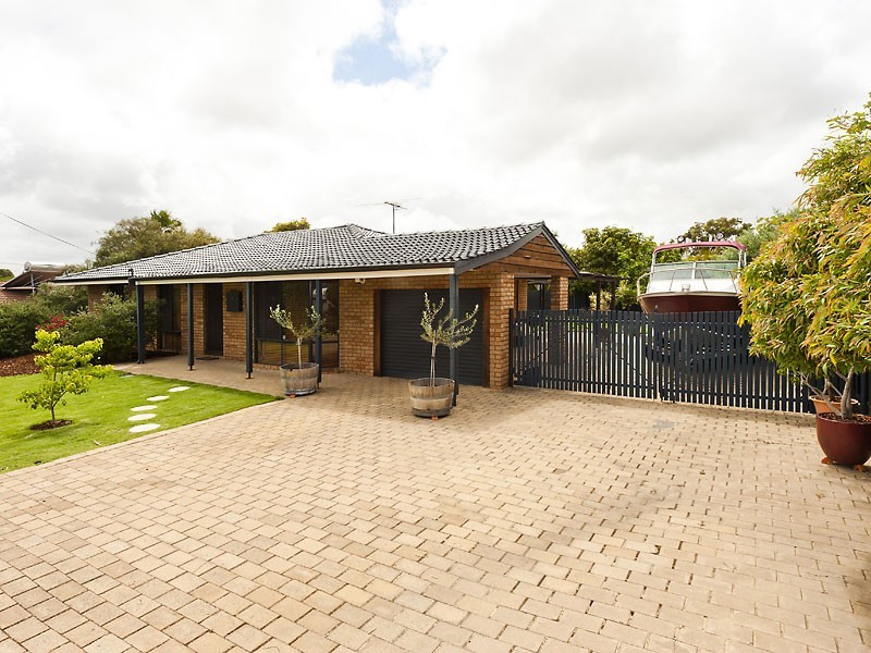 4 Reveley Court, Samson WA 6163