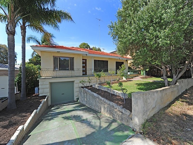 14 Wardle Road, Beaconsfield WA 6162