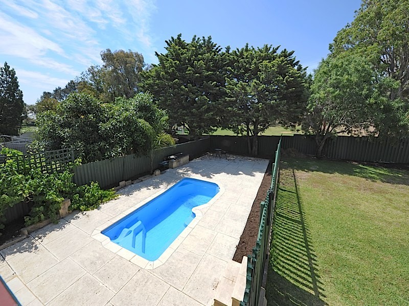 14 Wardle Road, Beaconsfield WA 6162