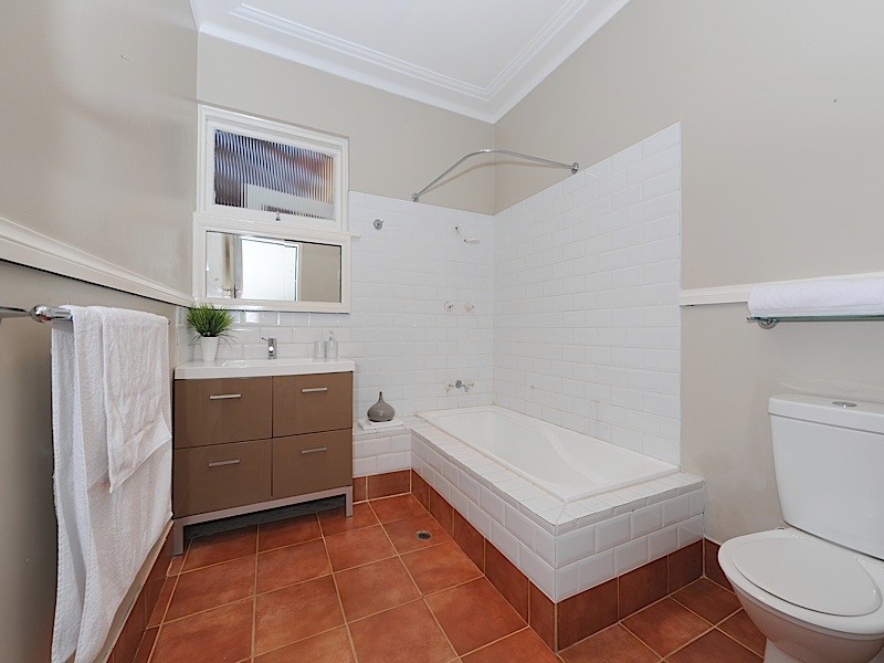 14 Wardle Road, Beaconsfield WA 6162