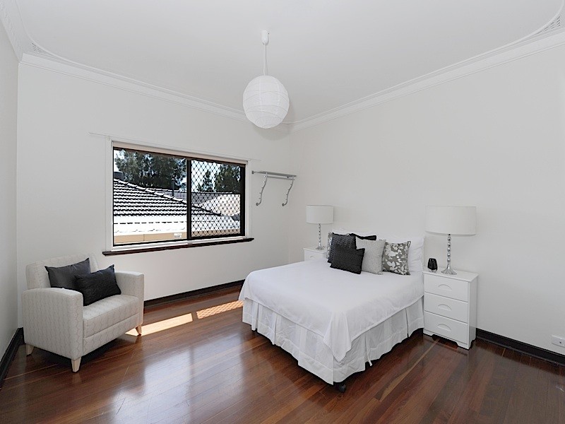 14 Wardle Road, Beaconsfield WA 6162