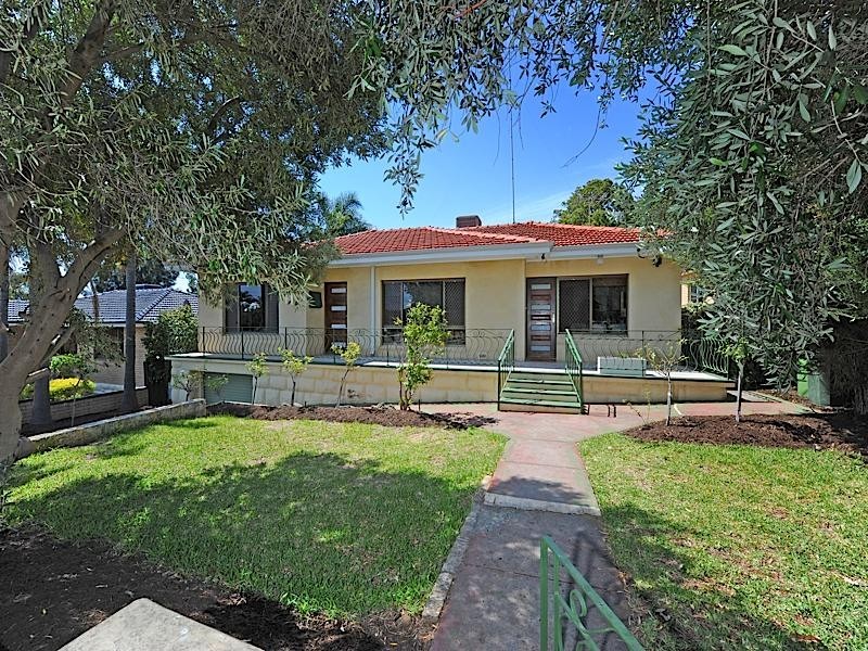 14 Wardle Road, Beaconsfield WA 6162