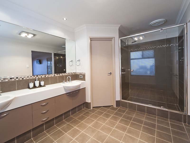 15 Serene Bend, Atwell WA 6164