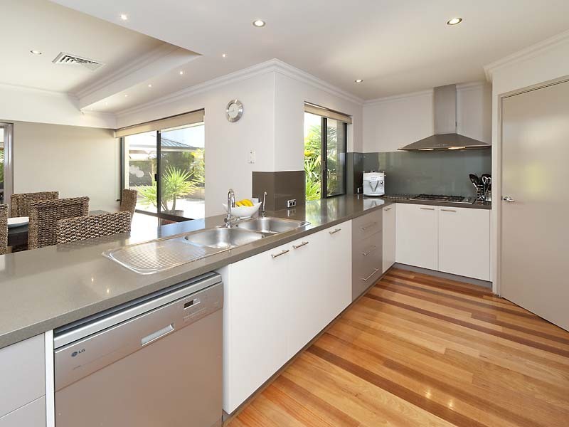 15 Serene Bend, Atwell WA 6164