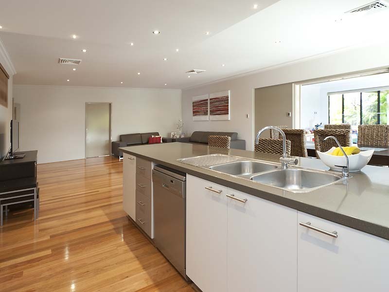 15 Serene Bend, Atwell WA 6164