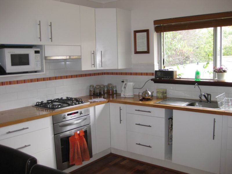 10 Coleman Crescent, Melville WA 6156