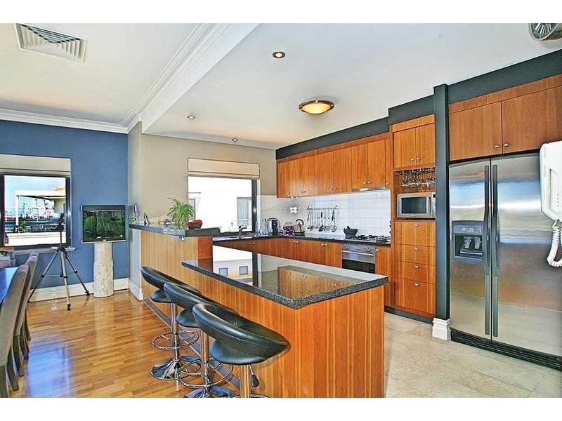 11/10 Doepel Street, North Fremantle WA 6159