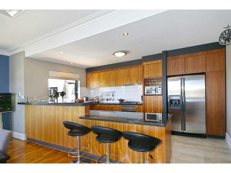 11/10 Doepel Street, North Fremantle WA 6159