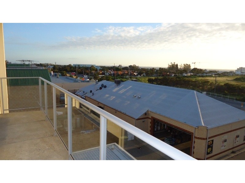 8/3 Rockingham Road, Hamilton Hill WA 6163